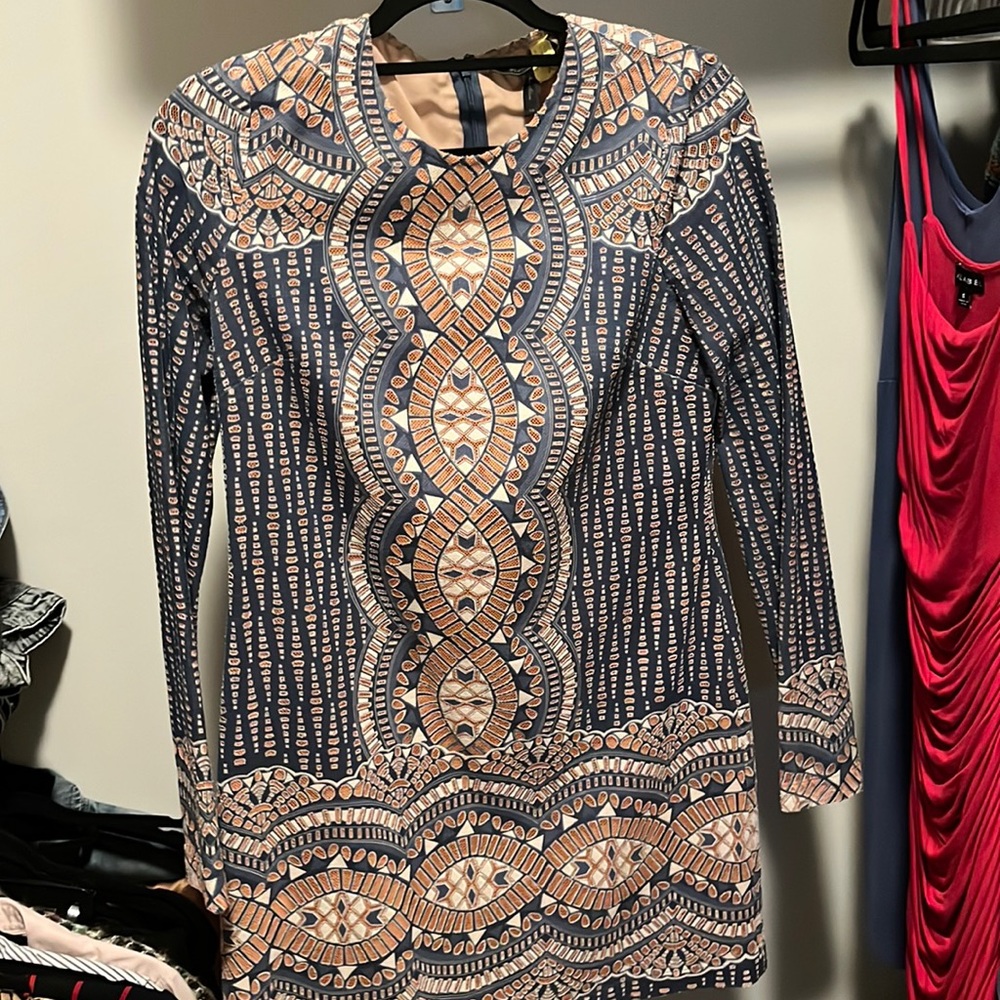 BCBG MIDI DRESS